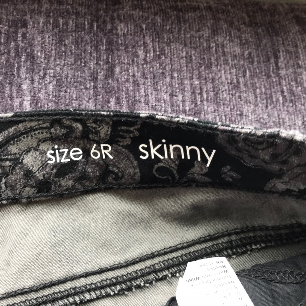 🆕 Black Printed Skinny Jean - Picture 4 of 7